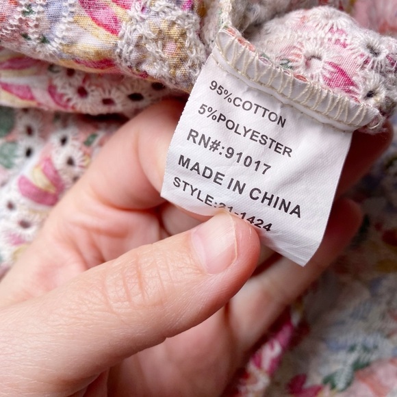 Solitaire Eyelet Floral Cap Ruffle Sleeve and Ruffle Hem - Picture 8 of 14